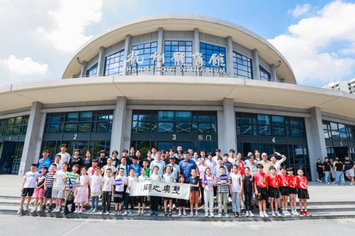 奥运冠军楼云在燃动杭州活动中分享职业生涯感