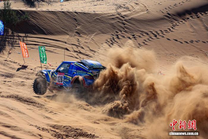 杭锦旗金沙岭正式开幕2025中国汽车场地越野锦标