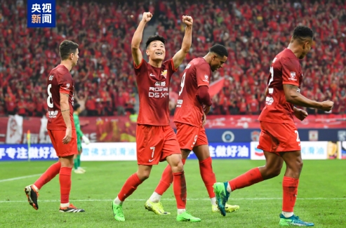 上海海港5比0横扫津门虎两连冠武磊独造五球登顶