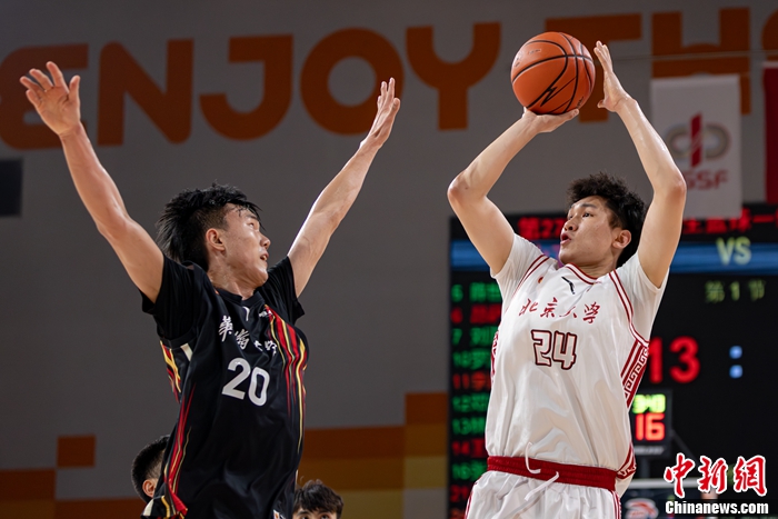 北京大学力克华侨大学夺冠 管子煜斩获总决赛