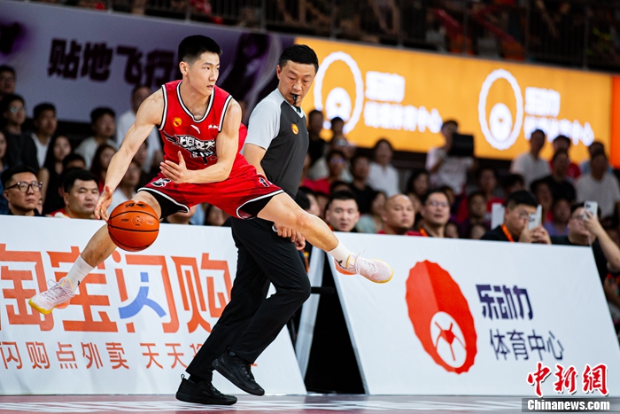 北京大学力克华侨大学夺冠 管子煜斩获总决赛