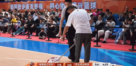 CBA常规赛福建主场漏水事件引应急机制讨论