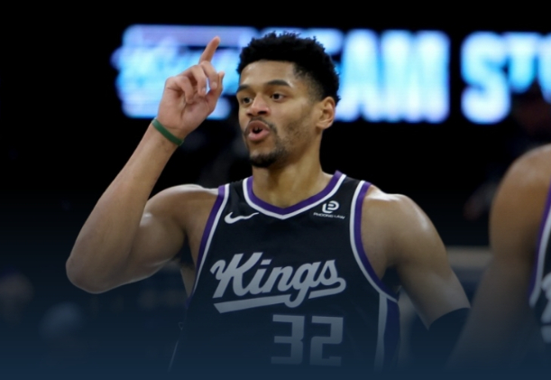 国王逆转鹈鹕送7连败 雷诺28分锡安绝平遭帽