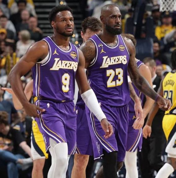 湖人战绩飙升重返西部前三 詹姆斯复出助球队重