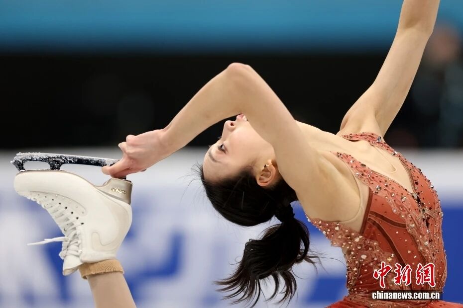 葱桶组合在四大洲花样滑冰锦标赛短节目夺冠，