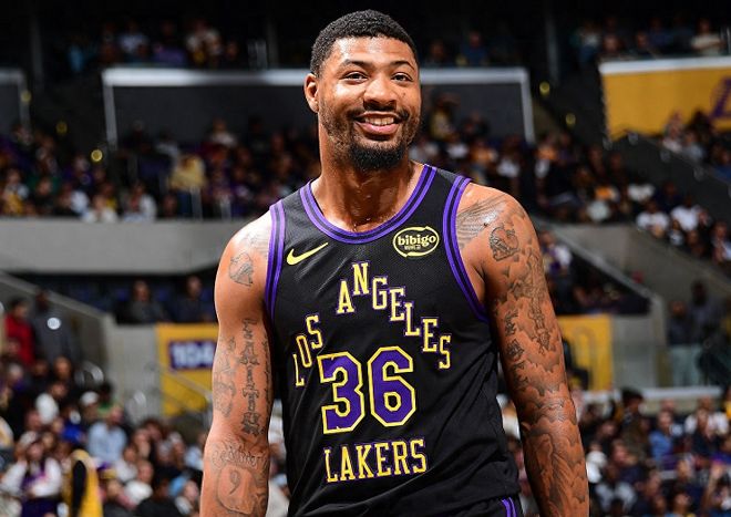 湖人双杀火箭！詹姆斯28+8+7助攻率队大胜，新三